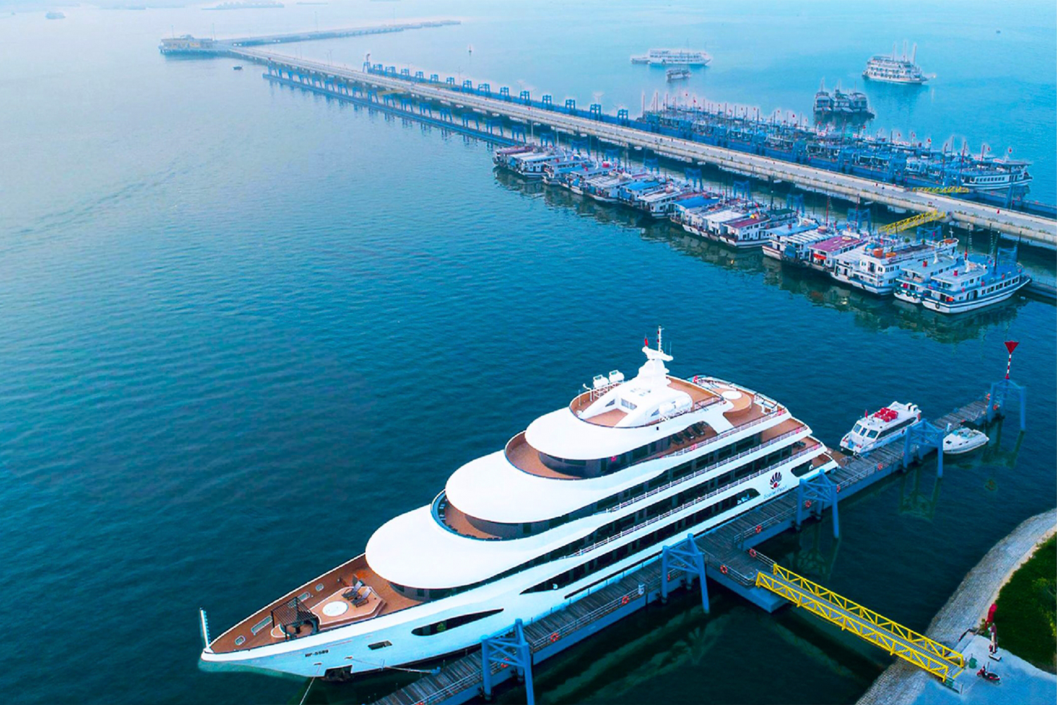 Bến du thuyền Landmark Habour