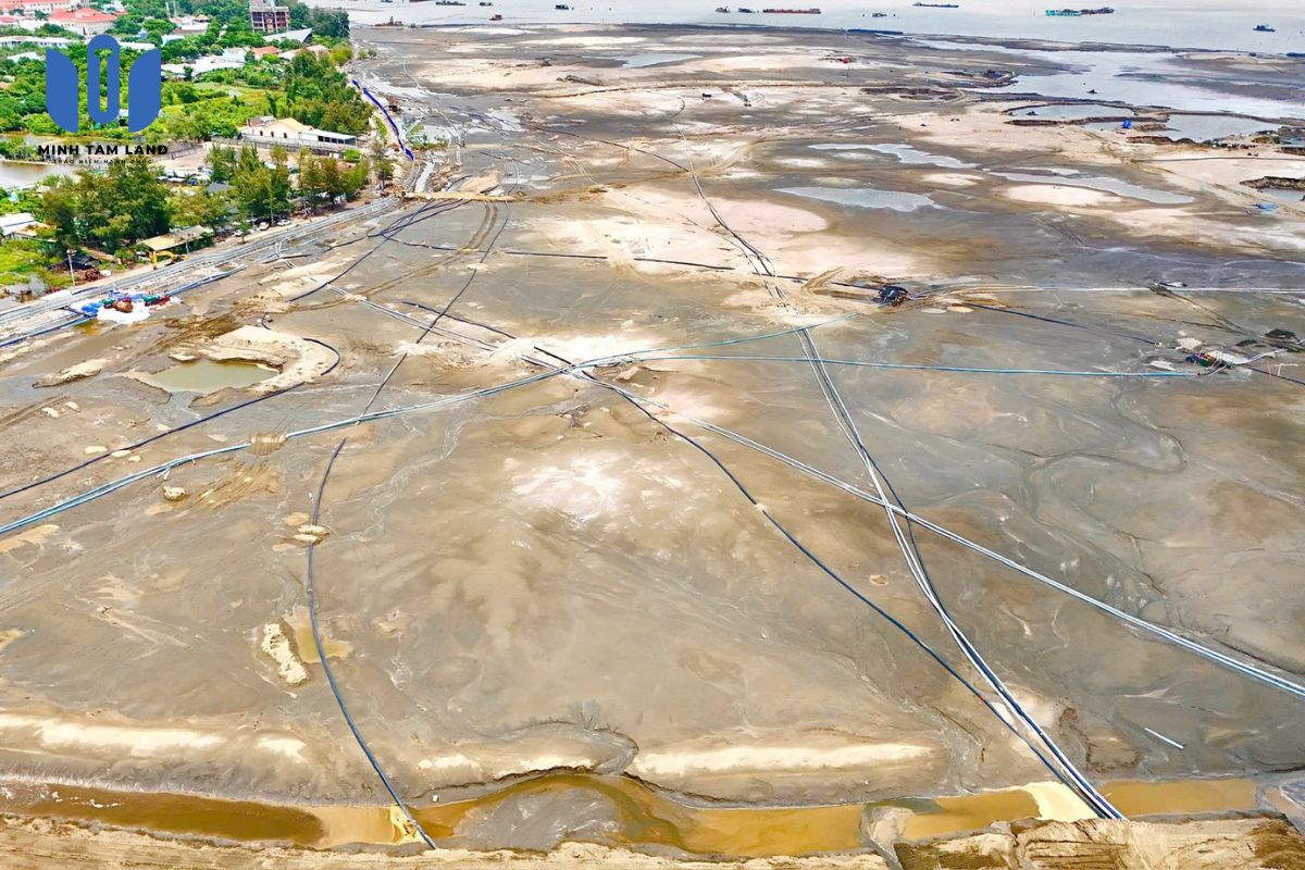 Tiến độ Vinhomes Green Paradise tháng 9/2025: Cập nhật mới nhất 12 Hệ thống tuyến ống kỹ thuật cũng đang được triển khai song song với công tác san nền