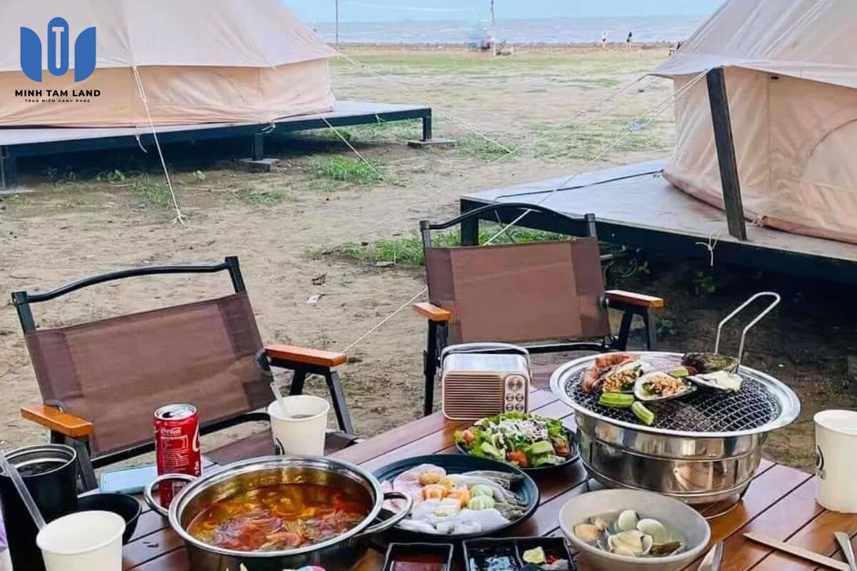 Ăn gì ở Cần Giờ? Lựa chọn mới khi Vinhomes Green Paradise xuất hiện 11 Nhà hàng và quán ăn ven biển tại Cần Giờ cũng mang đến những trải nghiệm ẩm thực thú vị