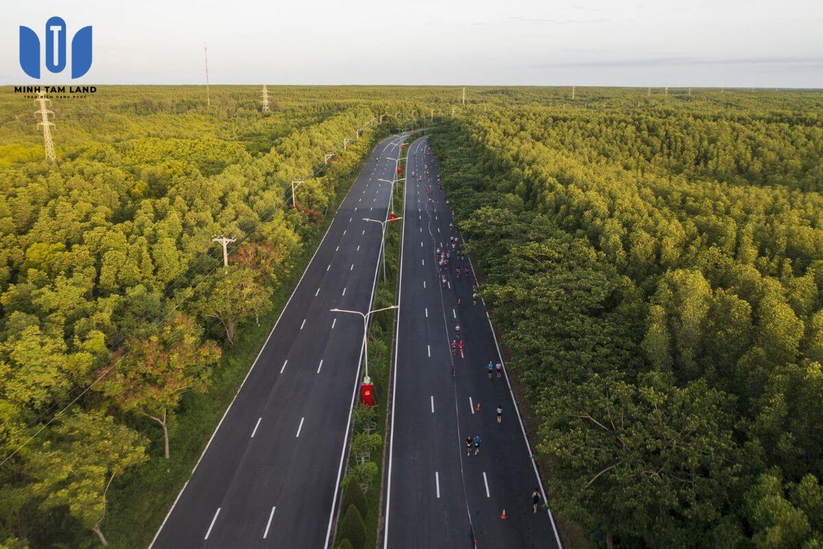 Sự "lột xác" của Đường Rừng Sác Cần Giờ trước thềm Vinhomes Green Paradise khởi công 7 Đường Rừng Sác là tuyến trọng yếu dẫn từ trung tâm TP.HCM đến huyện Cần Giờ