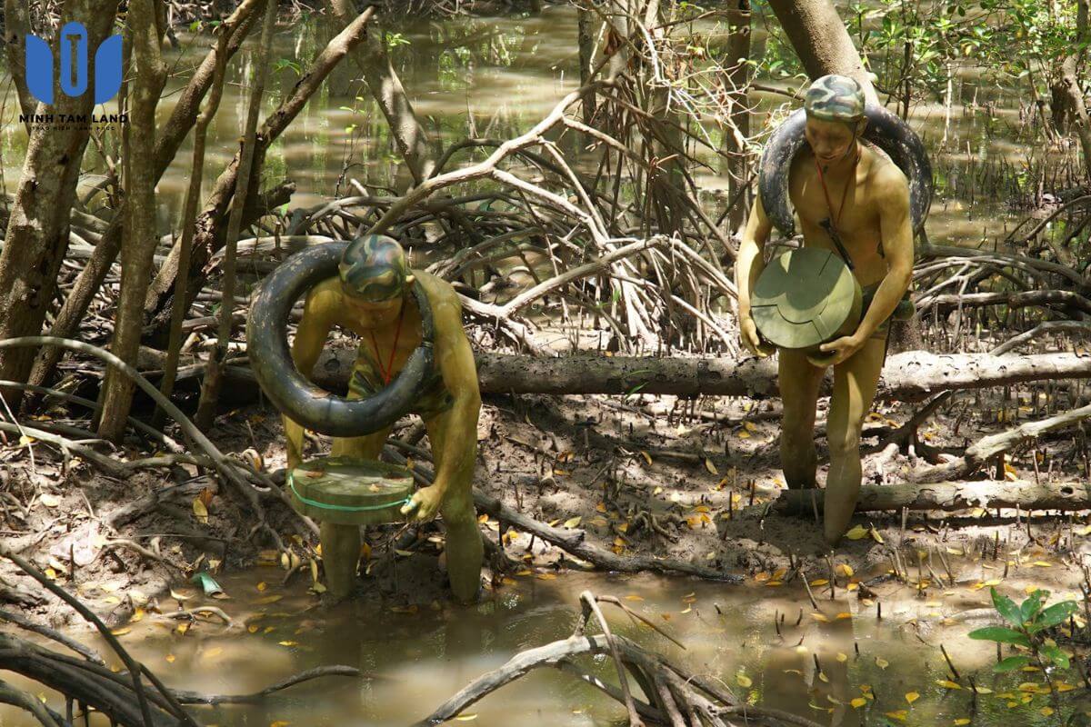 Rừng Sác Cần Giờ – Biểu tượng sinh thái nâng tầm Vinhomes Green Paradise 7 Chiến khu Rừng Sác là dấu ấn lịch sử hào hùng, ghi lại những năm tháng khốc liệt