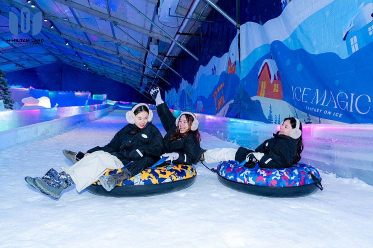 Điều gì khiến Winter Wonderland Vinhomes Green Paradise gây sốt giới đầu tư và du khách? 12 Winter Wonderland góp phần hoàn thiện hệ sinh thái “du lịch – thương mại – nghỉ dưỡng”